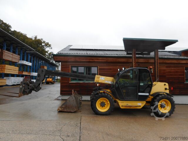 Telescopic handler New Holland LM732