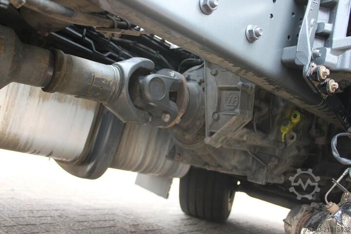 Standard tractor DAF XF 106.530 + euro 6 + spoiler + top truck (G314)