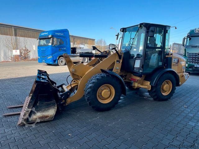 Radlader CAT 906M / 2020 / nur 480h / Gabel / Schaufel