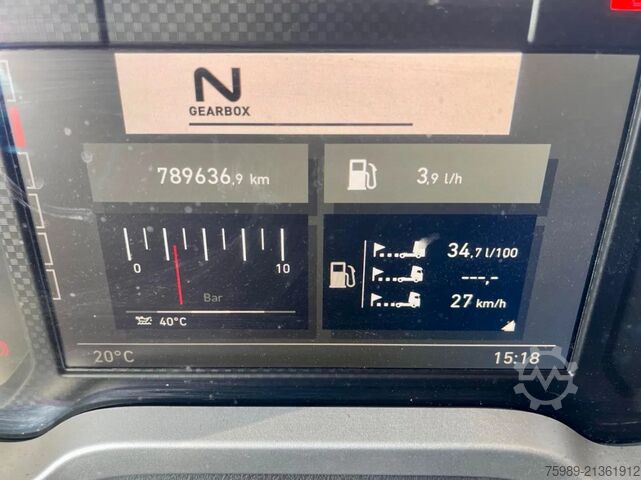 Standard-SZM Renault T520 VF610A36XJD012105    RETARDER, 2X FUEL TAN...