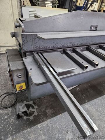 Swing beam shearing machine RAS 82.25