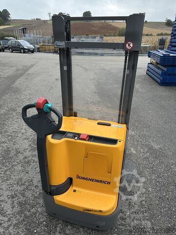 Jungheinrich EJC 216 pallet stacker Jungheinrich EJC 216