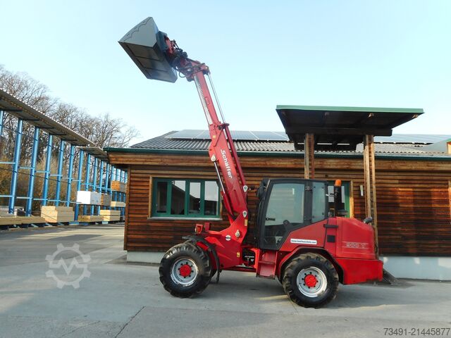 Radlader Schäffer 900 T mit Teleskoparm