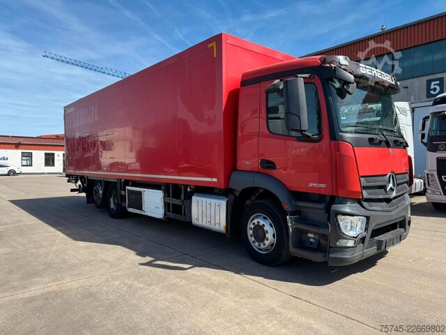 Refrigerated truck MERCEDES-BENZ ANTOS 2536 KÜHLKOFFER / LBW / CARRIER / 9,00M /