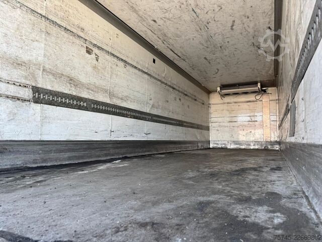 Refrigerated truck MERCEDES-BENZ ANTOS 2536 KÜHLKOFFER / LBW / CARRIER / 9,00M /