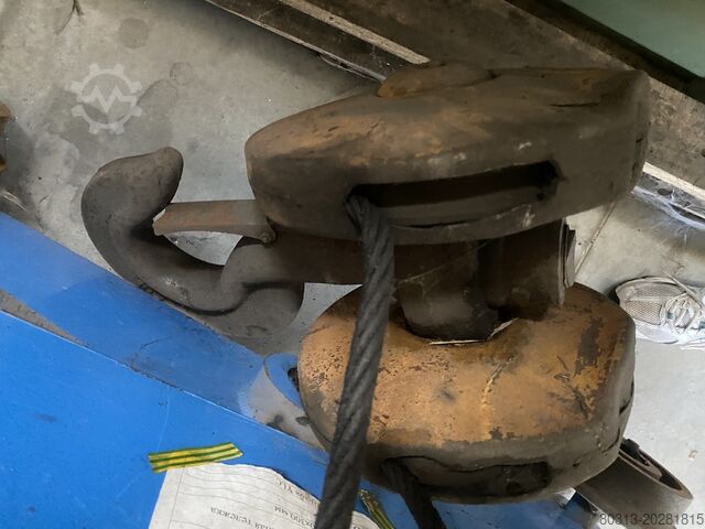 Electric rail-mounted crane electric hoist type at-101