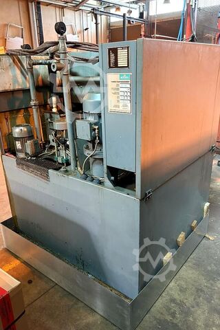 Vertical machining center DECKEL MAHO DMC 63 V