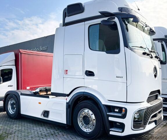 Standard tractor unit MERCEDES-BENZ Actros L ProCabin 1851 LS