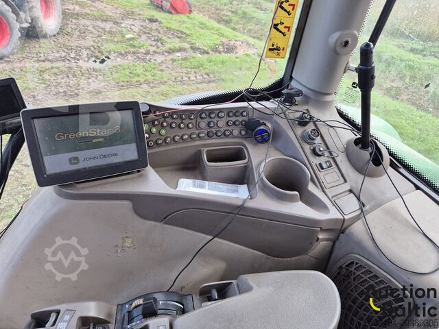 Traktor John Deere 6210 R