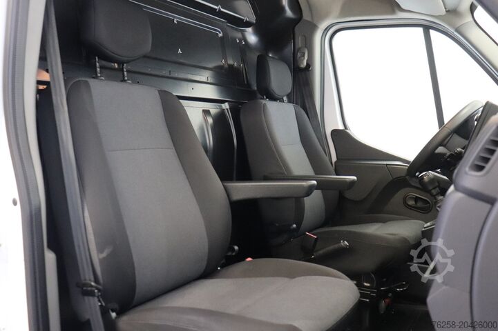 Delivery van Renault Master 2.3 dCi 135PK L3H3 - EURO 6 - Airco - Na...