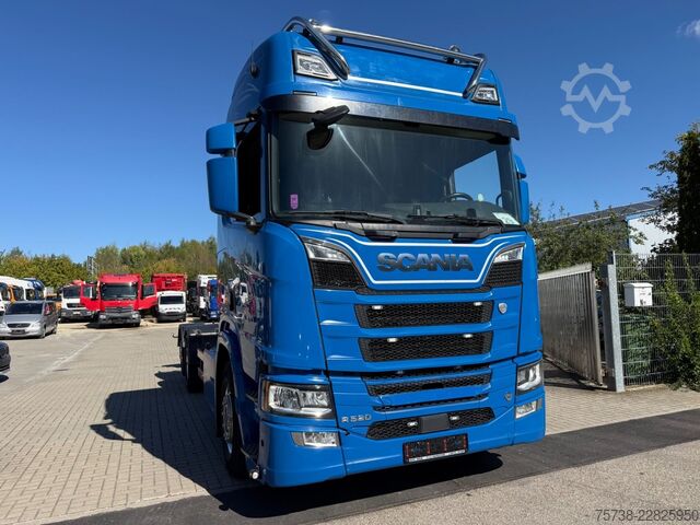 LKW-Fahrgestell SCANIA R520 6X2*4 Fahrgestell V8/LENKACHSE/Retrader/Alu