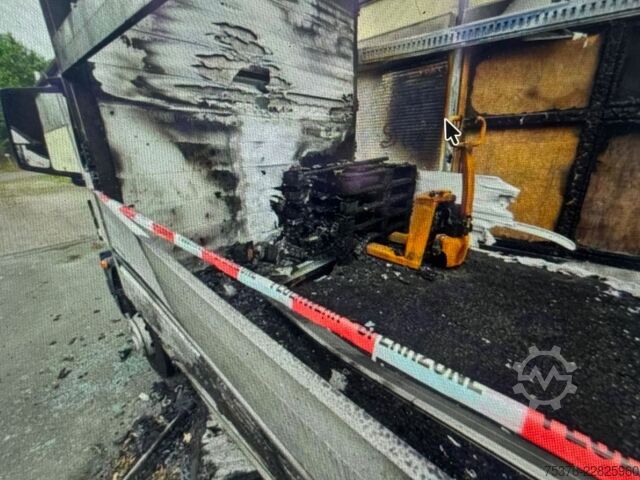 LKW mit Pritsche & Plane MAN TGM Brandschaden