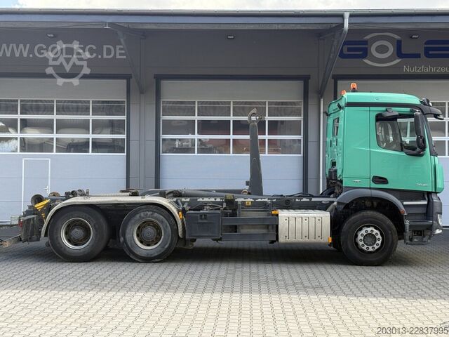 Abrollkipper MERCEDES-BENZ Arocs 2645 6x4 Abrollkipper MEILLER Blatt Luft