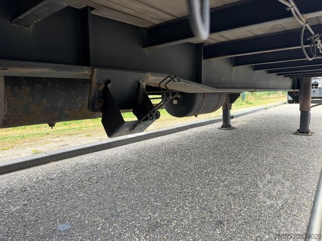 Semi-Tieflader Meert Semi Curtainside / SAF / Double Tires