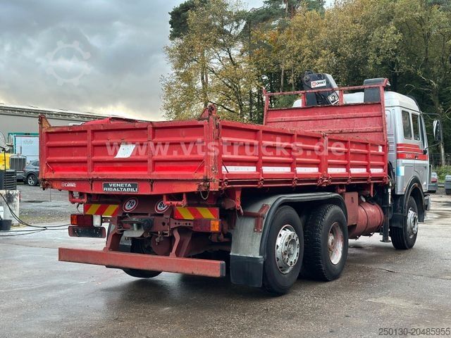 Kipper LKW MERCEDES-BENZ 1944 s 6x2 DSK Hiab-Ladekran