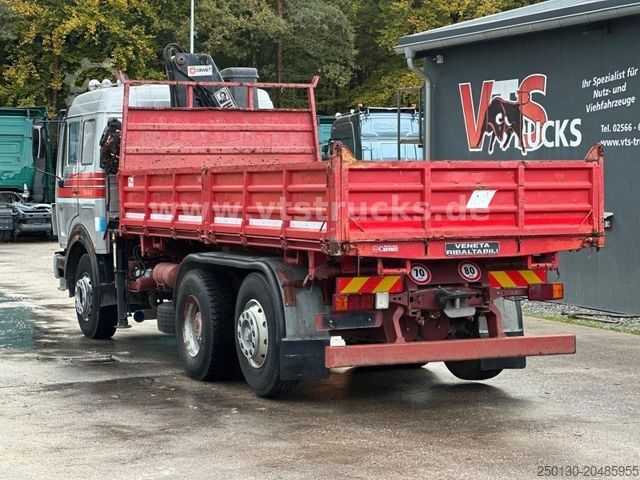 Kipper LKW MERCEDES-BENZ 1944 s 6x2 DSK Hiab-Ladekran