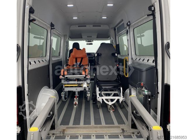 Kleinbus VOLKSWAGEN Crafter 35 Rollstuhl-Lift *LIEGE/TRAGESTUHL* KAM