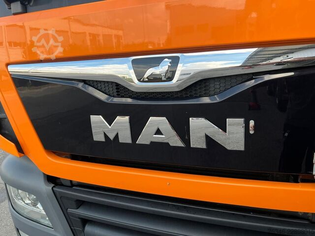 LKW mit Tankaufbau MAN TGS 26.430/Pritsche6,10m/Lenkachse/ADR/NL16,4 to