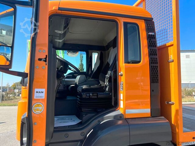 LKW mit Tankaufbau MAN TGS 26.430/Pritsche6,10m/Lenkachse/ADR/NL16,4 to