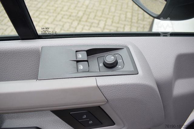 Panel van VOLKSWAGEN Crafter 35 Kasten TDI MR *Normaldach*3-Sitzer