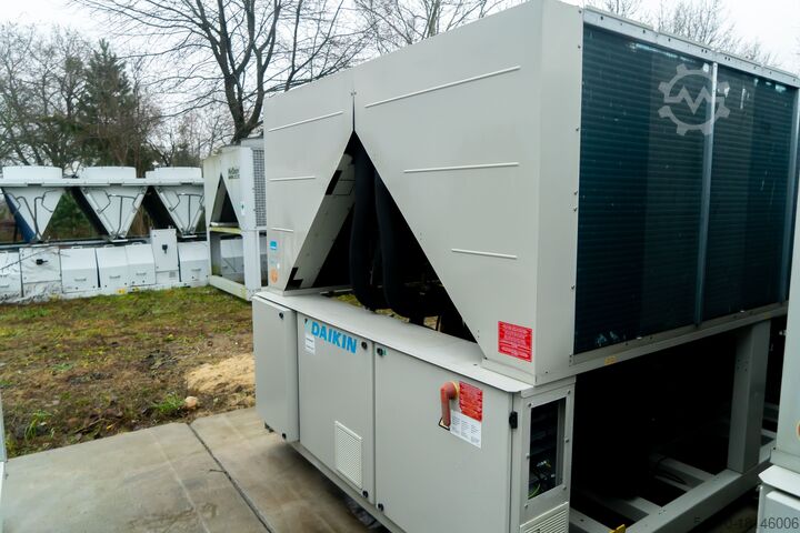 Kühler Used Aircooled chiller/Heat pump Daikin EWYQ630F 624 kW / 674 kW 2017 yom