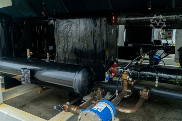 Kühler Used Aircooled chiller/Heat pump Daikin EWYQ630F 624 kW / 674 kW 2017 yom