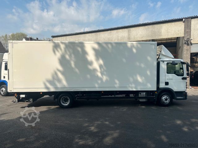 Box truck MAN 10.250 Koffer Automatik * LBW * Kamera * Klima