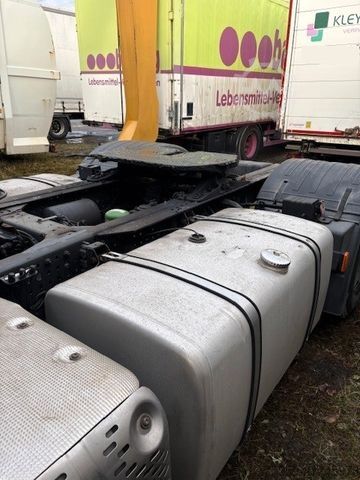 Standard tractor unit IVECO Stralis Hi Way 420