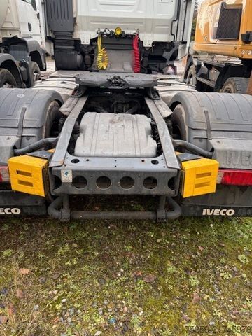 Standard tractor unit IVECO Stralis Hi Way 420