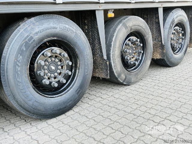 Open semitrailer with tarp Schmitz Cargobull Curtainsider Standard Getränke