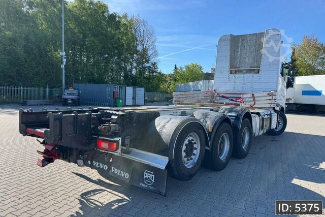 Timber transporter Volvo FH16 750 Globetrotter XL, Euro 6, 8x4 / Hydraul...