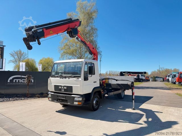 Truck-mounted crane van MAN 8.220 Pritsche Kran 17m Seilwinde FUNK AHK