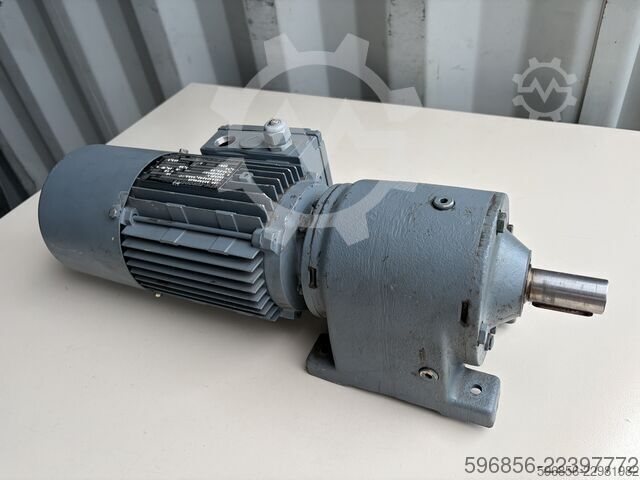 SEW-EURODRIVE R40 DT80K4/BMG gear motor 0.55 kW 53 rpm Brake 230 V 3 Motoreduktor SEW-EURODRIVE R40 DT80K4/BMG 0,55 kW 53 obr./min Hamulec 230 V 3