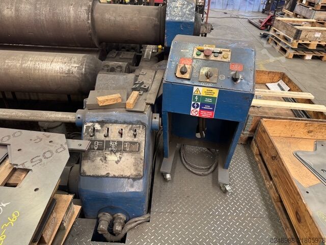Sheet metal bending machine Strojarne Piesok XZC 3000/25