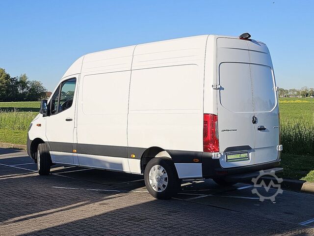High-roof van MERCEDES-BENZ SPRINTER 317 L2H2 Mbux RWD Euro6!