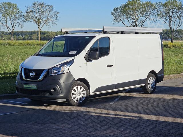 High-roof van NISSAN NV 300 2.0 DCI 120 L2H1