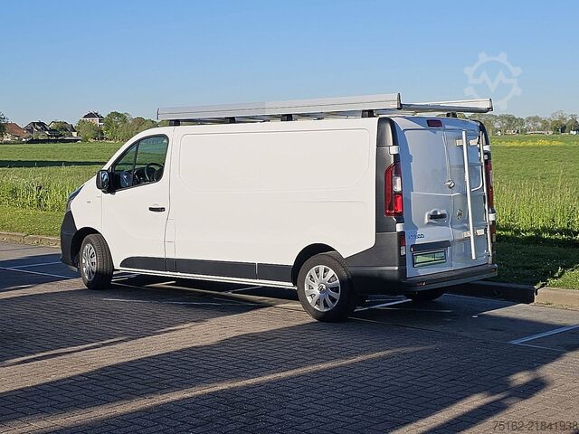 High-roof van NISSAN NV 300 2.0 DCI 120 L2H1
