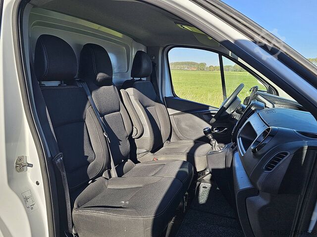 High-roof van NISSAN NV 300 2.0 DCI 120 L2H1