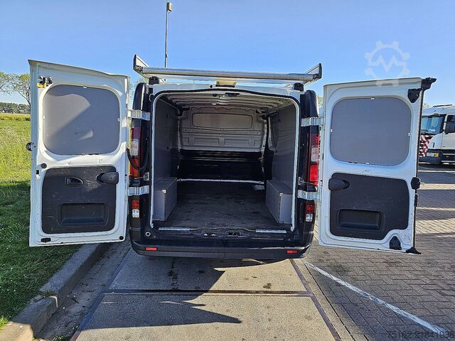High-roof van NISSAN NV 300 2.0 DCI 120 L2H1