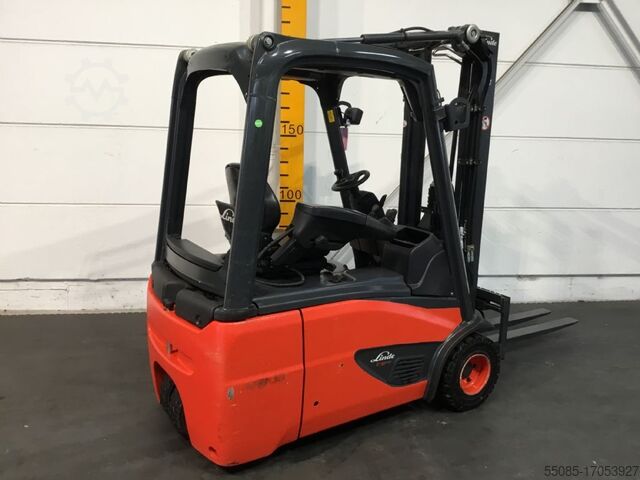 Electric 3-wheel forklift Linde E18–02