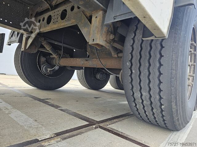 Schiebeplanen KRONE SDP 02 BÄR 2 TONS TAILLIFT