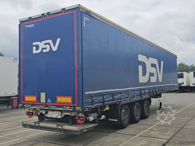 Schiebeplanen KRONE SDP 02 BÄR 2 TONS TAILLIFT