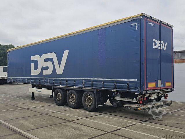 Schiebeplanen KRONE SDP 02 BÄR 2 TONS TAILLIFT