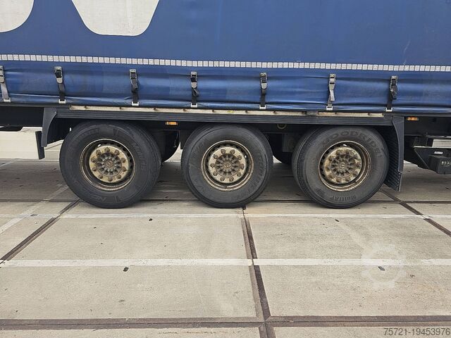 Schiebeplanen KRONE SDP 02 BÄR 2 TONS TAILLIFT