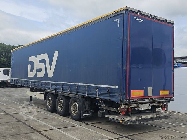 Schiebeplanen KRONE SDP 02 BÄR 2 TONS TAILLIFT