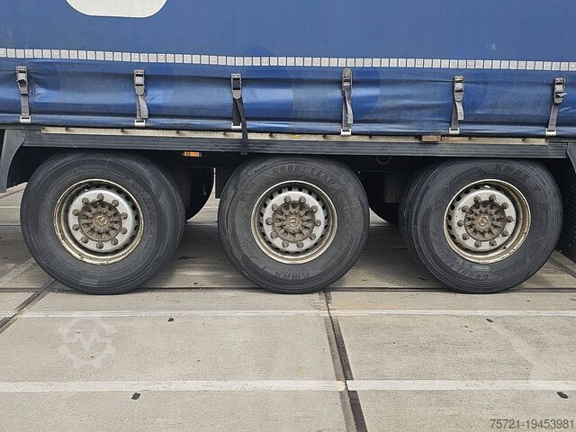 Schiebeplanen KRONE SDP 02 BÄR 2 TONS TAILLIFT