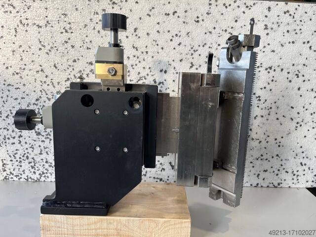 Klebstoffauftrag Keilzinken OEST 1K PUR Kammbeleimung