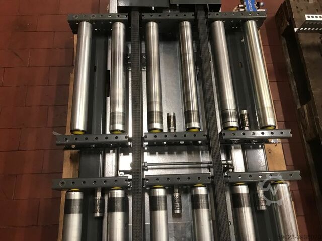 Conveyor belt converter  