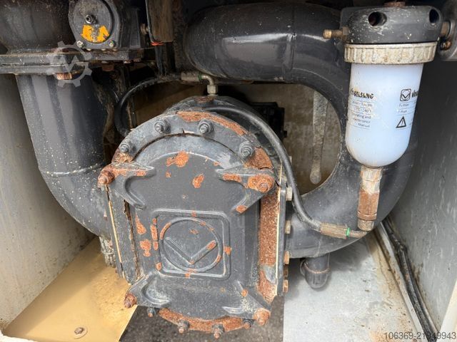 Vacuum tank truck SCANIA R520 V8 8x4*4 Hvidtved Larsen RECycler 414