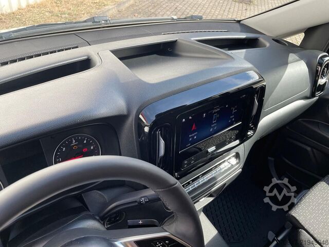 Minibus MERCEDES-BENZ Vito 116 Tourer PRO 4x4 lang STANDHZ DISTRONIC